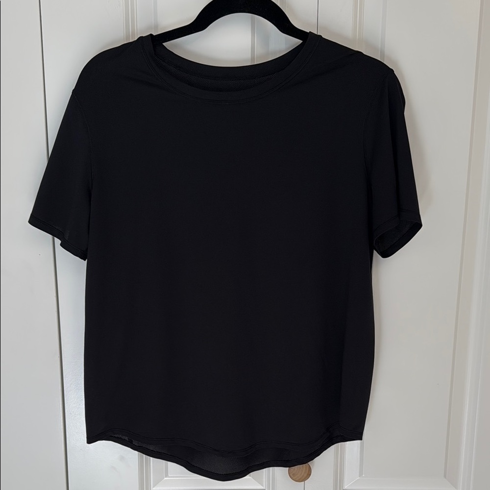 Women’s Lululemon Running Tee, black size 10